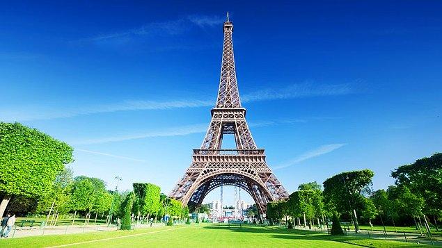 1889 - Paris'te, 1789 Fransız Devrimi'nin 100. yıl dönümü için, Gustave Eiffel tarafından yapılan Eyfel Kulesi açıldı.