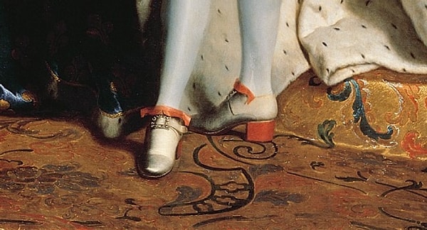 9. Чьи это прелестные туфельки?