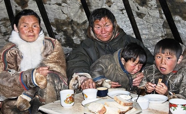 6. Этот народ русские называли самоедами