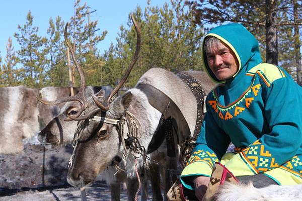 9. Какой финно-угорский народ называет себя людьми Оби?