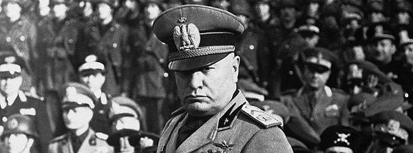 Ulus Kurtuluş Komitesi'nden Mussoini'yi öldürme emri alan Albay Walter Audisio, "Çökün!" diye emretti ama bunu reddeden Petacci, Mussolini'ye sarıldı. Audisio'nun elindeki makineli tüfek tutukluk yaptı. Bir ikinci silah da ateşlemedi.