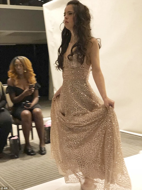 Известно, что Мариан с детства мечтала стать моделью или актрисой.