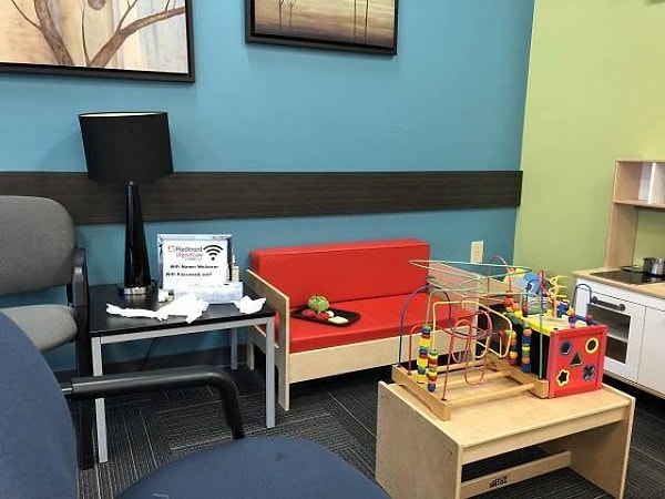 1. Оставить в приемной кучу использованных салфеток. Почему бы и нет?