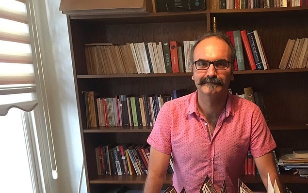 13. Geçmiş güzel olsa zaman makinesi yapar biz tarihçiler giderdik.