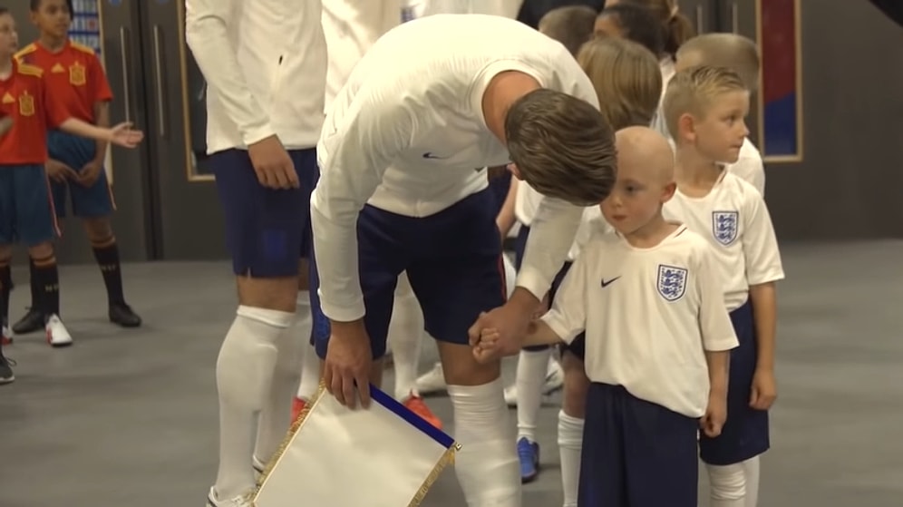 Futbol Sadece Futbol Değildir: Harry Kane'den Beyin Tümörü İle Savaşan Çocuğa Muhteşem Moral!