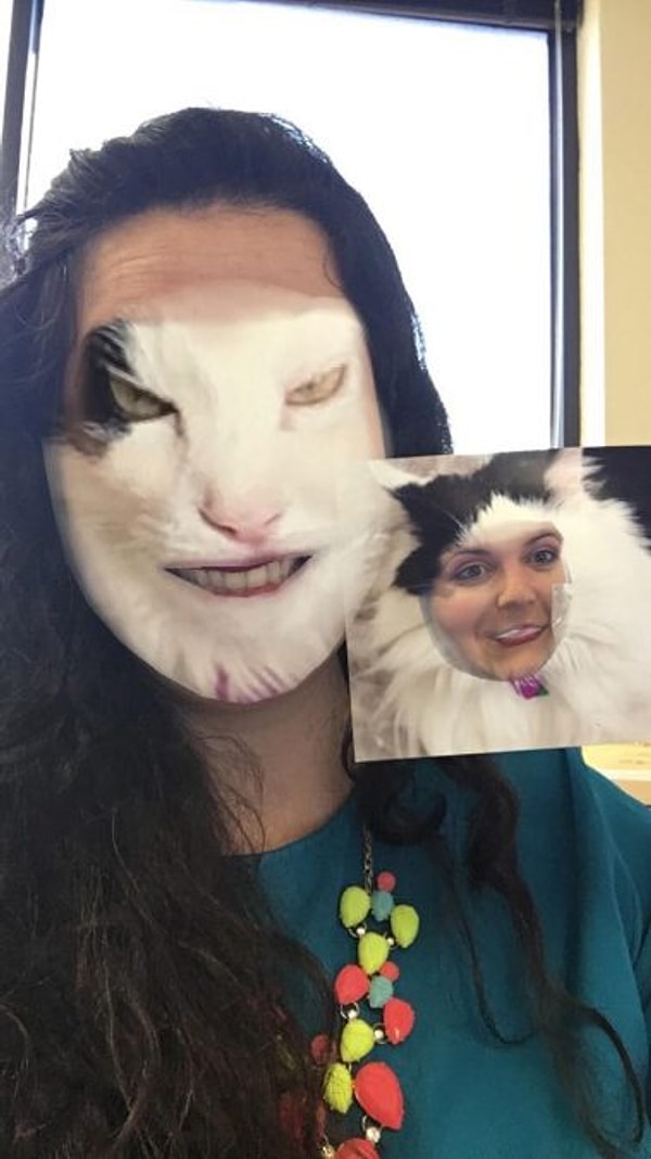 12. Маска этой кошки запросто могла бы дебютировать в каком-нибудь ужастике