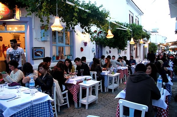 10. Bodrum gibi lahmacunun 50 TL olduğu tatil beldelerinde orta halli bir restoran açabilirsiniz.