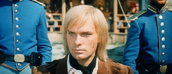 2. Олег Видов