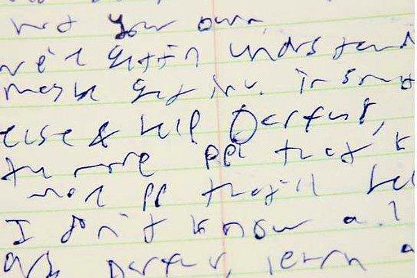 14. El yazım kötü diye üzülmeyin. Zeki insanlar hızlı düşünmeye yatkındır, bu sebeple el yazıları da kötü olur.