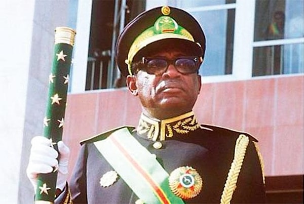 4. Кто из них запретил в своей стране галстуки, пиджаки и рубашки?