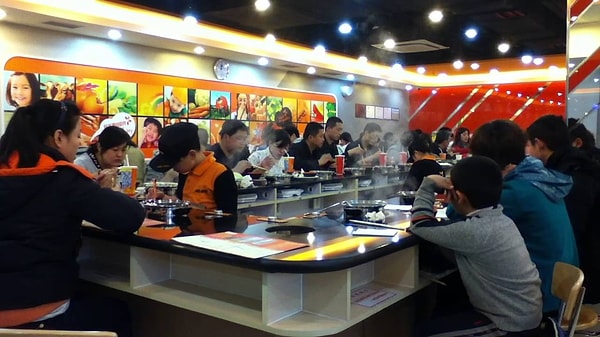 8. Инспекция, которая нагрянула в ресторан, не обнаружила следов крыс, но выявила другие санитарные нарушения.