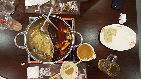 9. В результате ресторан быстрого питания закрыли. До сих пор неизвестно, как крыса могла попасть в суп.