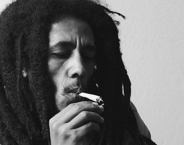 11. Bob Marley: "Para hayatını satın alamaz.”