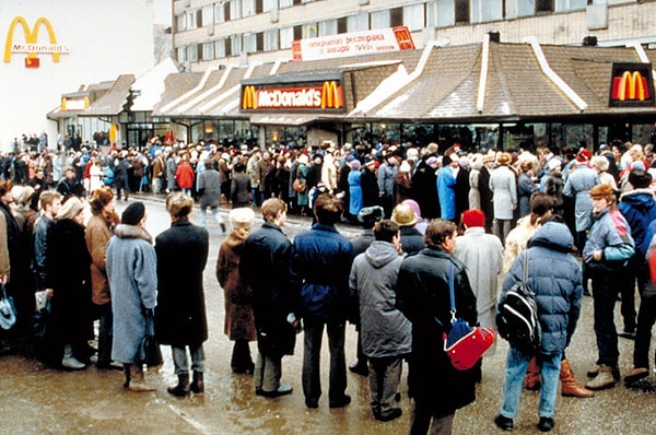 13. «Ничего общего с советскими столовыми и медлительными тетками в белых халатах»