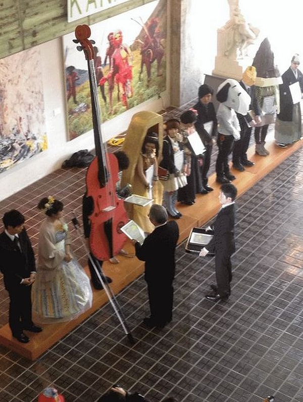 7. Как думаете, что это? Это всего-навсего японский выпускной!