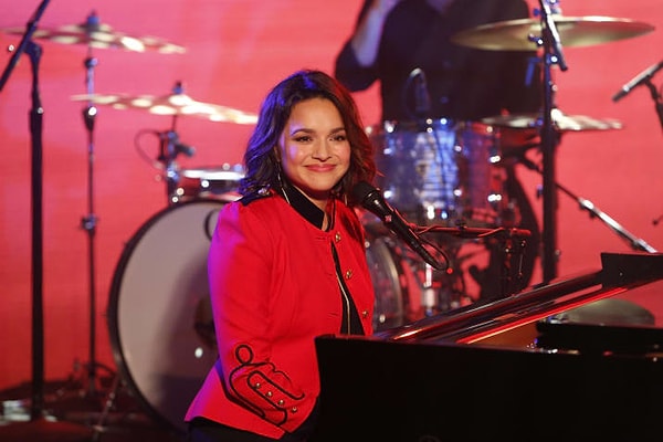 16. Гитали Нора Джонс Шанкар