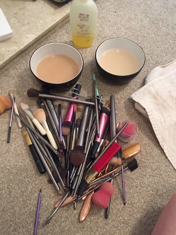 Миф 4: можно не мыть кисти, пока они совсем не загрязнятся