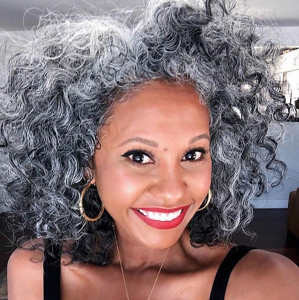 Миф 8: красная помада не для всех