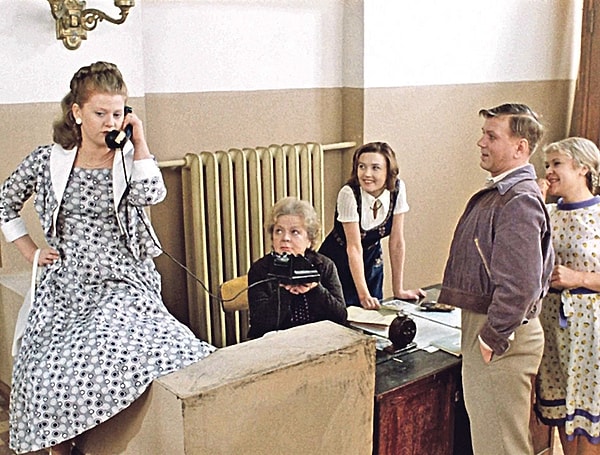 5. Какой номер у общежития, где живут главные героини?