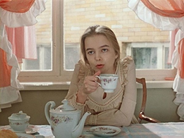 8. Какое отчество получила дочь главной героини Александра?