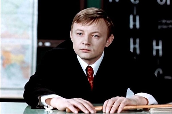 3. Что преподавал Нестор Петрович Северов в сериале «Большая перемена»?