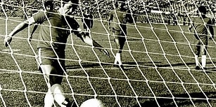 Dünya Futbol Tarihinin En Onursuz Golünün Acı Hikâyesi