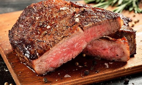 İstediğiniz kadar et tüketebilirsiniz! Ancak etin kalitesi ve nasıl pişirdiğiniz önemli, işlem görmemiş, sağlıklı etler tercih edilmeli ve az pişmiş yenmeli.