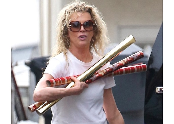 Сейчас Ким 64, и она неплохо сохранилась.