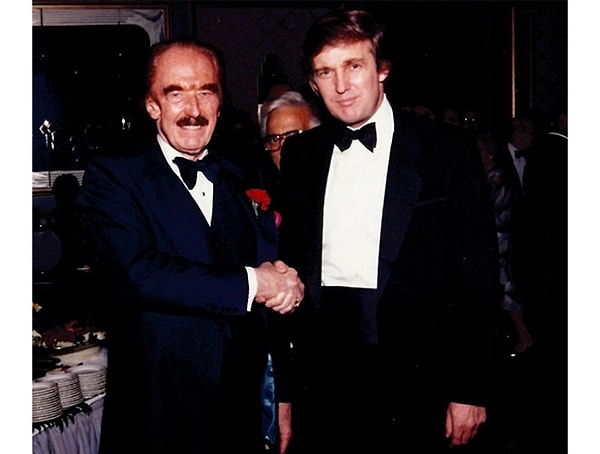 5. Судя по всему, этот кадр - одна из самых любимых фотографий Трампа, поскольку он распространил её по всем СМИ и соцсетям.