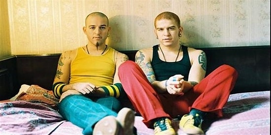 Ergenliğimizi En Derinlerde Yaşarken Bir Nesle Umursamaz Olmayı Öğreten Grup: Athena