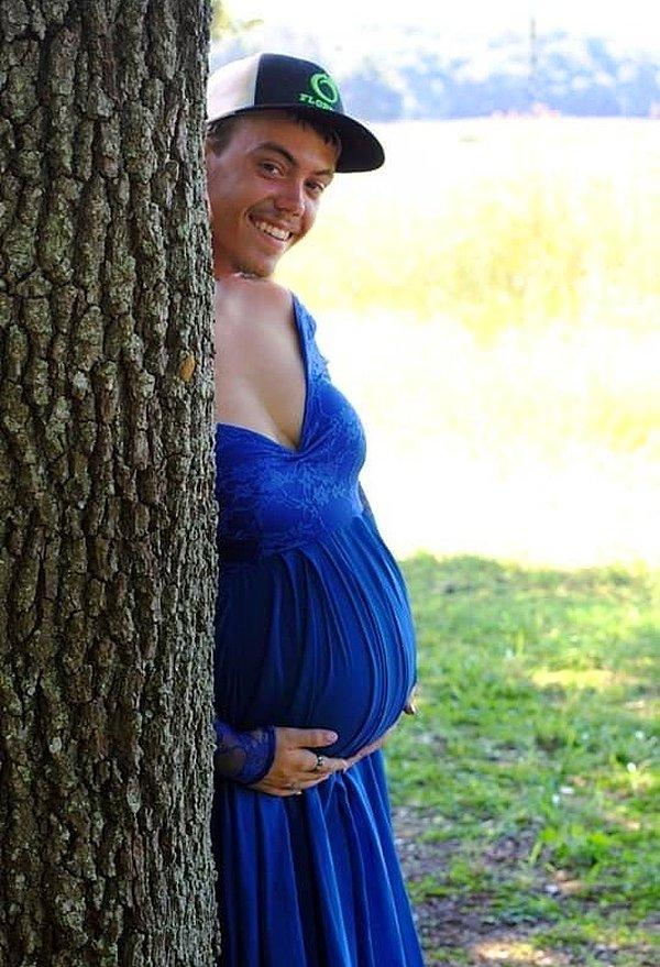 17. Karısının hamilelik pozlarını trolleyen bir mizahşör arkadaş