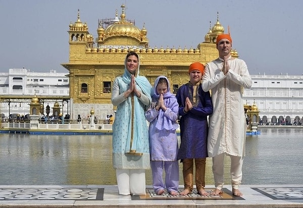 Впрочем, самый главный конек Джастина - это, конечно, чувство юмора.