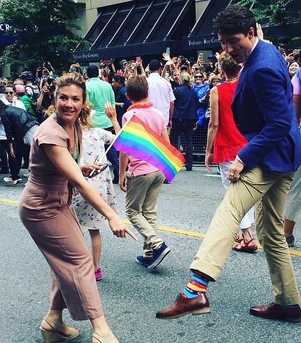 И, наконец, самое главное! У хорошего политика должны быть правильные носки.