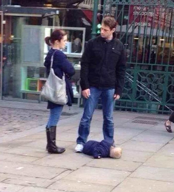 2. "Я поднимала его в последний раз", "Твой ребенок, ты и поднимай"