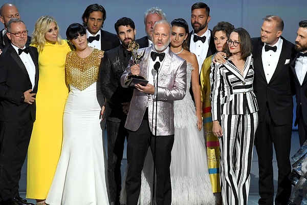 5. Лучший мини-сериал - "Убийство Джанни Версаче: Американская история преступлений"