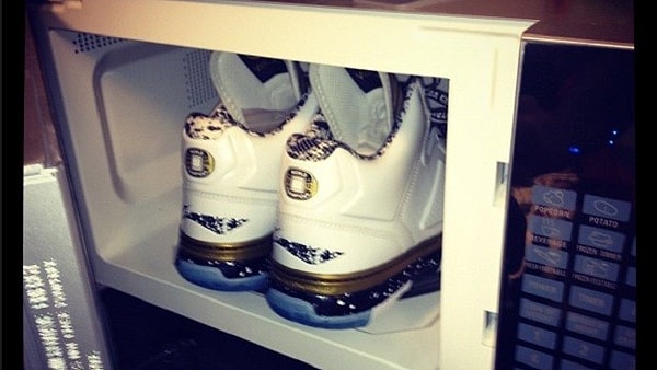 Аналогичная ситуация с обувью.