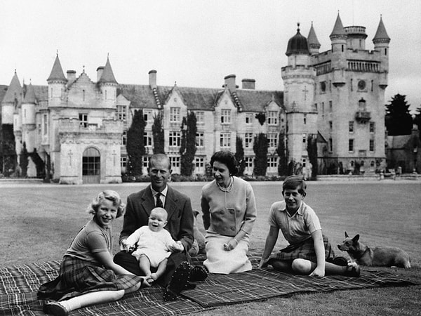 4. 1960 год. На свет появился третий ребенок Елизаветы и её мужа Филиппа.