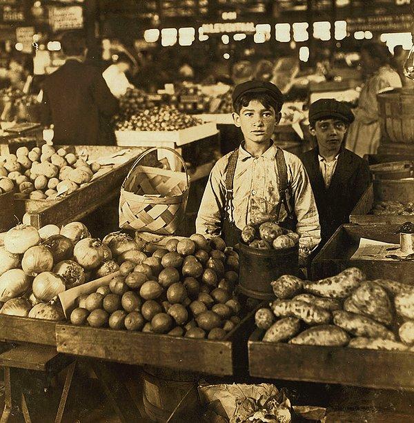 49. Indianapolis pazarı, meyve satıcıları, Ağustos 1908. Yer: Indianapolis, Indiana