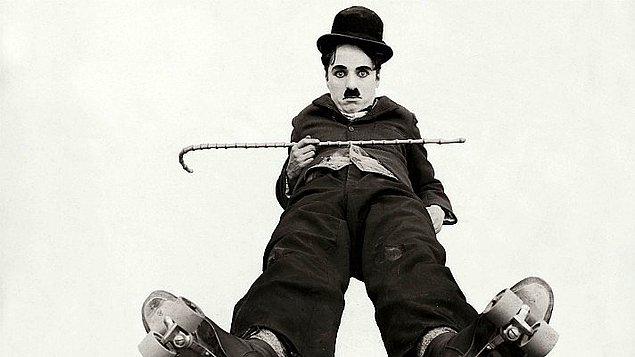 56. Charlie Chaplin: "Neden olmasın? Ne de olsa kendi malı."