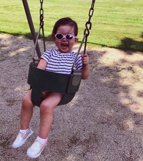 Большие и красивые глаза Милани привлекают внимание пользователей социальных сетей.