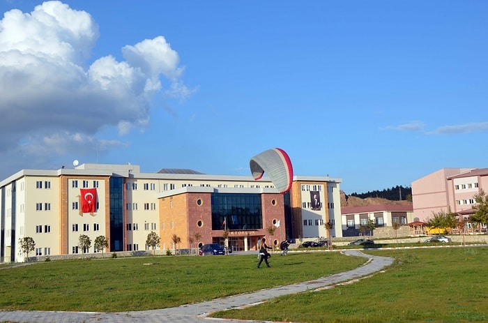 Hitit Üniversitesi'nde Okul Aile Birliği! Akademisyen Kadrolarına Aile Boyu Atama