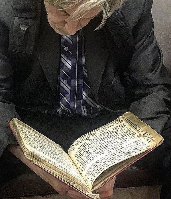 9. Хотелось бы узнать о чем книга...