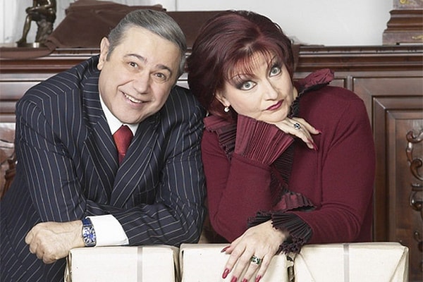 2. По словам адвоката Евгения Вагановича, они с супругой уже 15 лет не живут вместе, но Забралова утверждает, что это не так, и они со Степаненко расстались лишь в 2017 году.