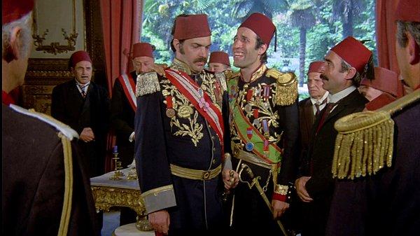 9. Muhteşem film Tosun Paşa'da iki düşman aileden hangisi Şaban'ı kullanarak Yeşil Vadi'yi almaya çalışmıştır?