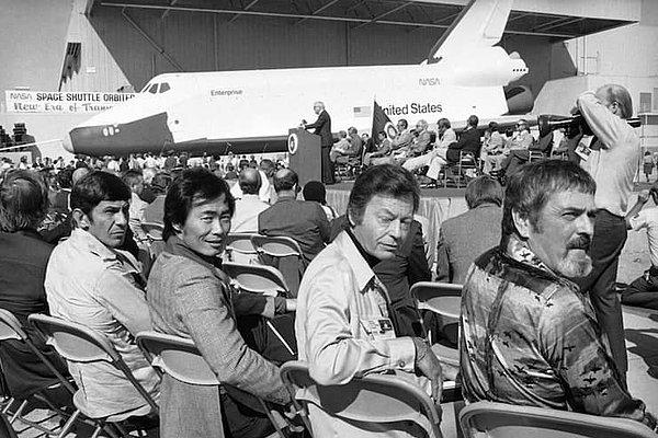 3. NASA, 1976 yılında ABD'nin ilk uzay mekiği olan 'Enterprise'ı tanıştırdığında Star Trek'in yıldızları da oradaydı.