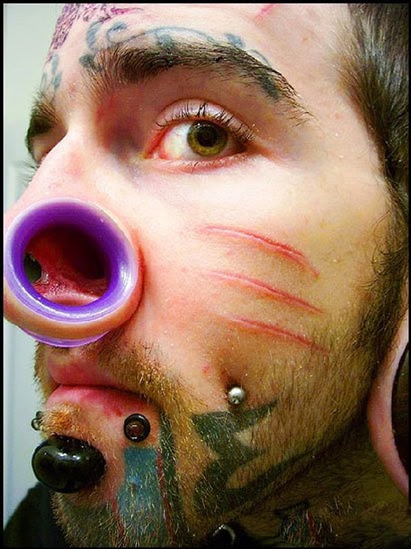 4. Мы бы хотели увидеть, как он чихает