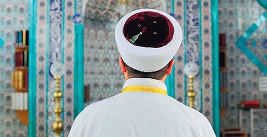 Soruşturma Başlatıldı, Açığa Alındı! Camide Kadınla Yakalanan İmam Polise 40 Dakika Kapıyı Açmadı