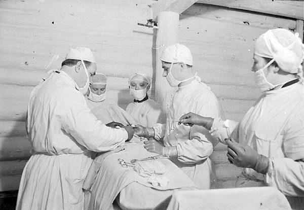 В прошлой жизни вы были военным доктором!