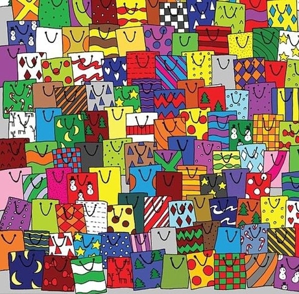 2. Найдите открытку среди подарочных пакетов.