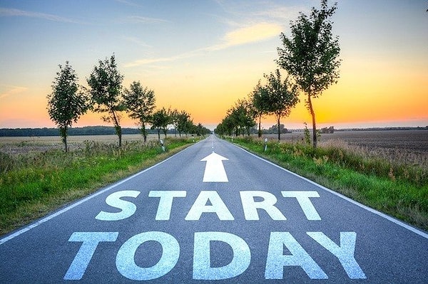 Переосмысление прошлого не принесет пользы, иди вперед.